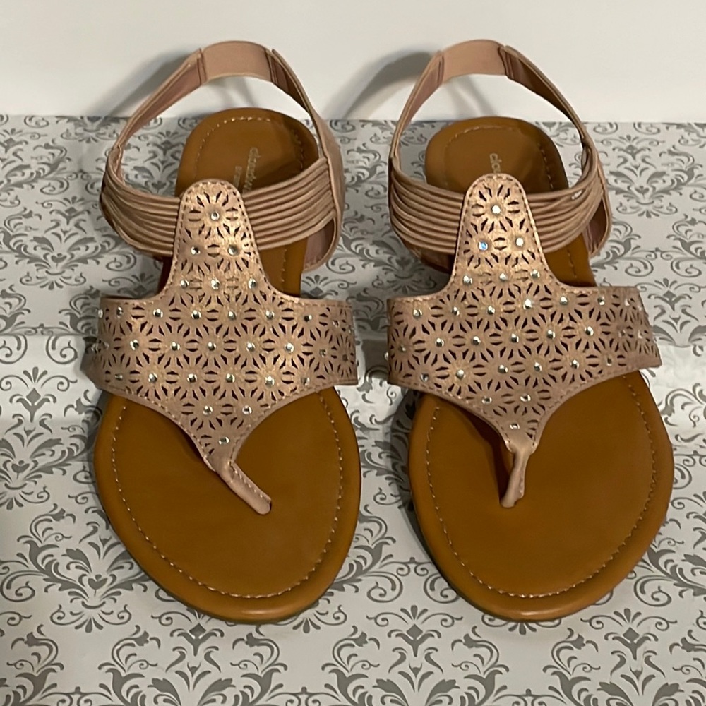 Cloudwalker, floral cut out, thong sandals.